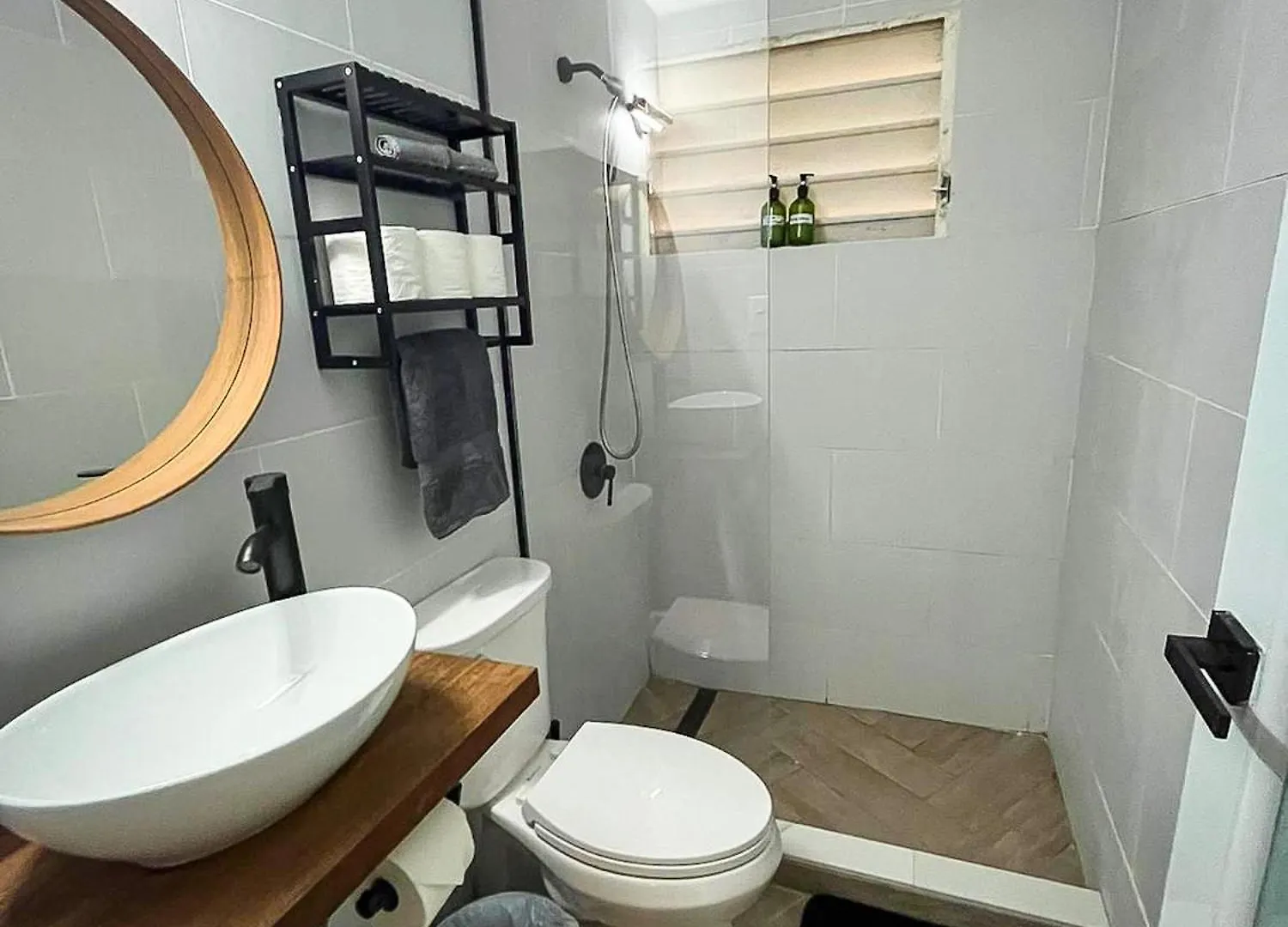 Large Group Stay For 15 Guests Near Beaches & Airport كارولينا بيت للعطل