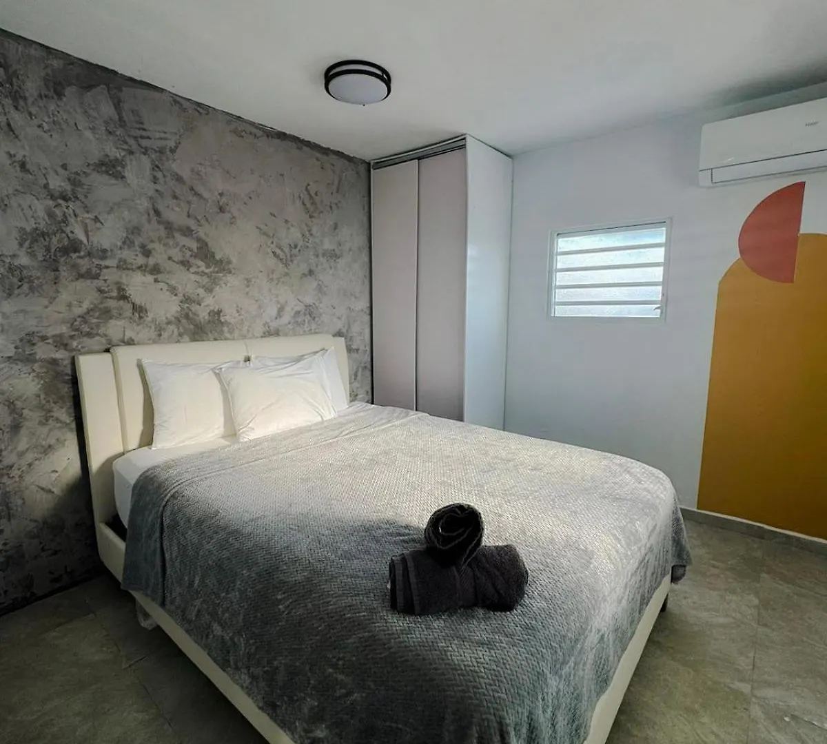 Large Group Stay For 15 Guests Near Beaches & Airport كارولينا بيت للعطل
