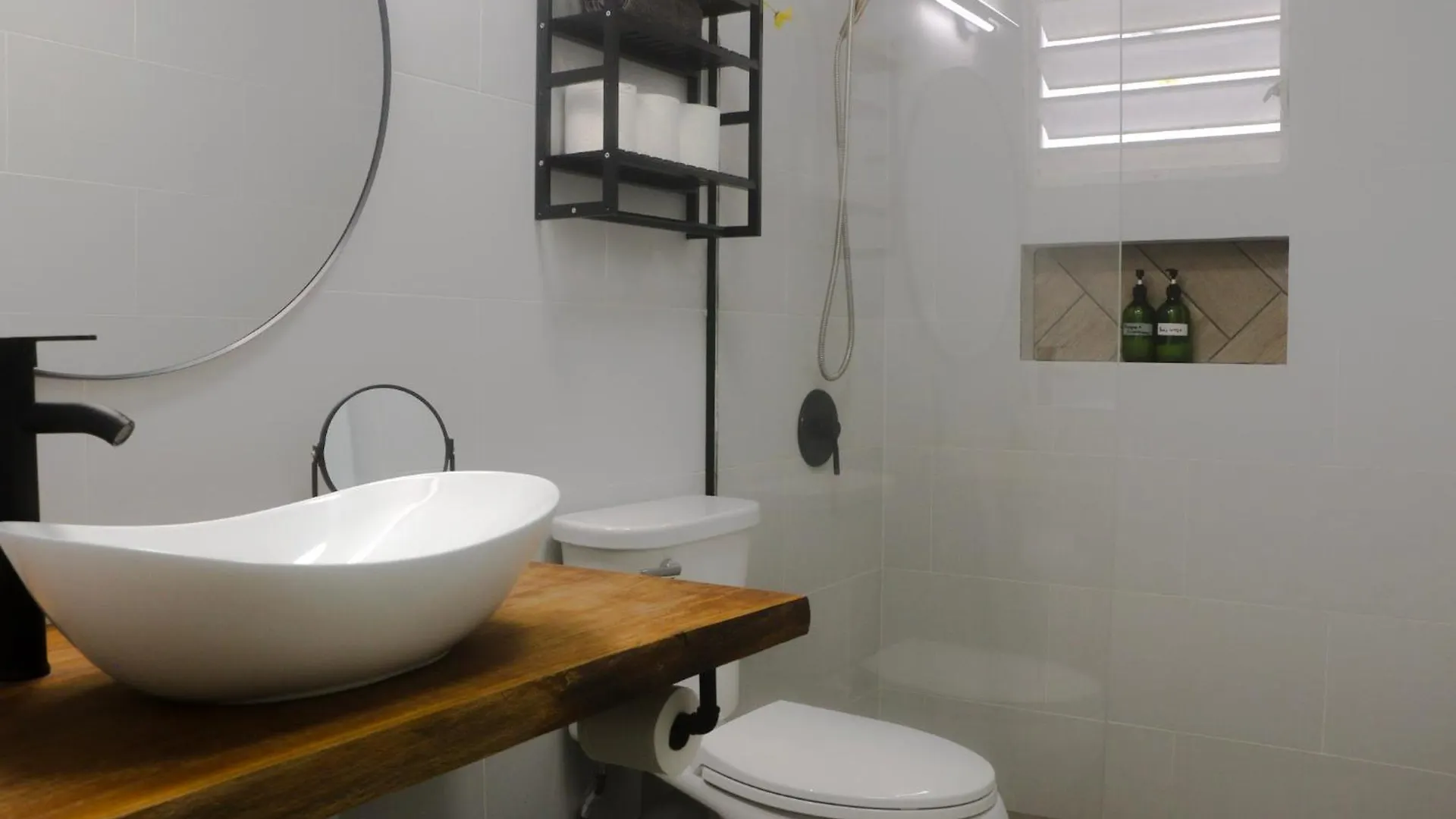 بيت للعطل Large Group Stay For 15 Guests Near Beaches & Airport كارولينا